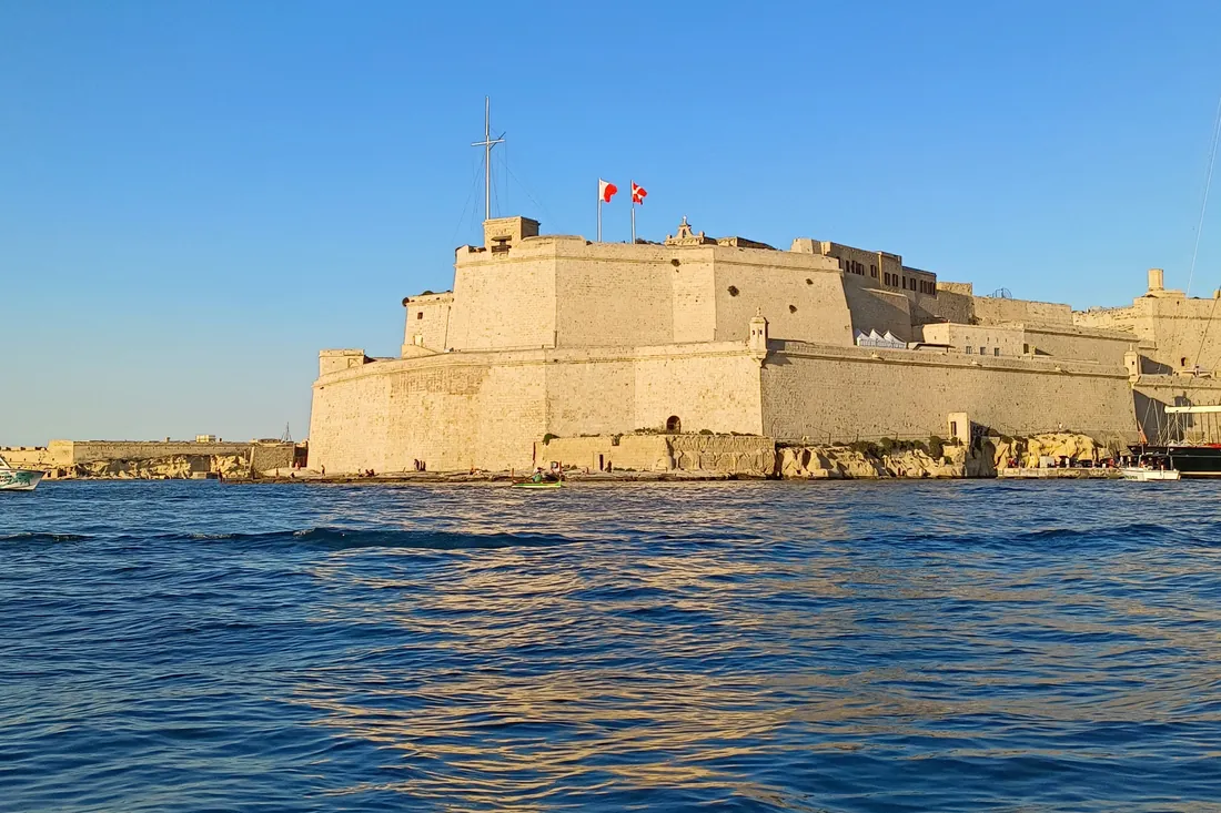 Fort St Angelo rising above the water of the Grand Harbour at Birgu